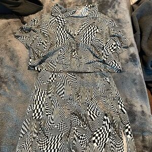 Black and White Geometric Women's Top